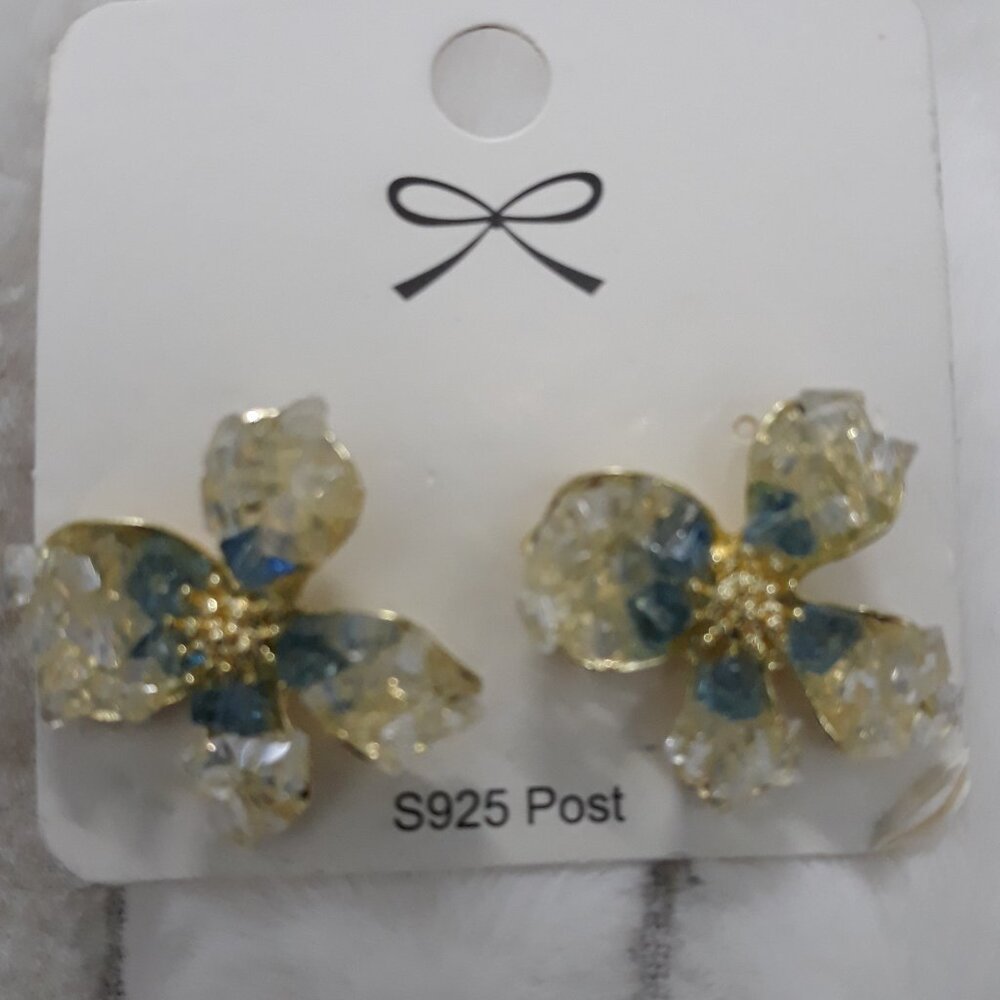 Exquisite glass like flower WOMEN'S EARRINGS